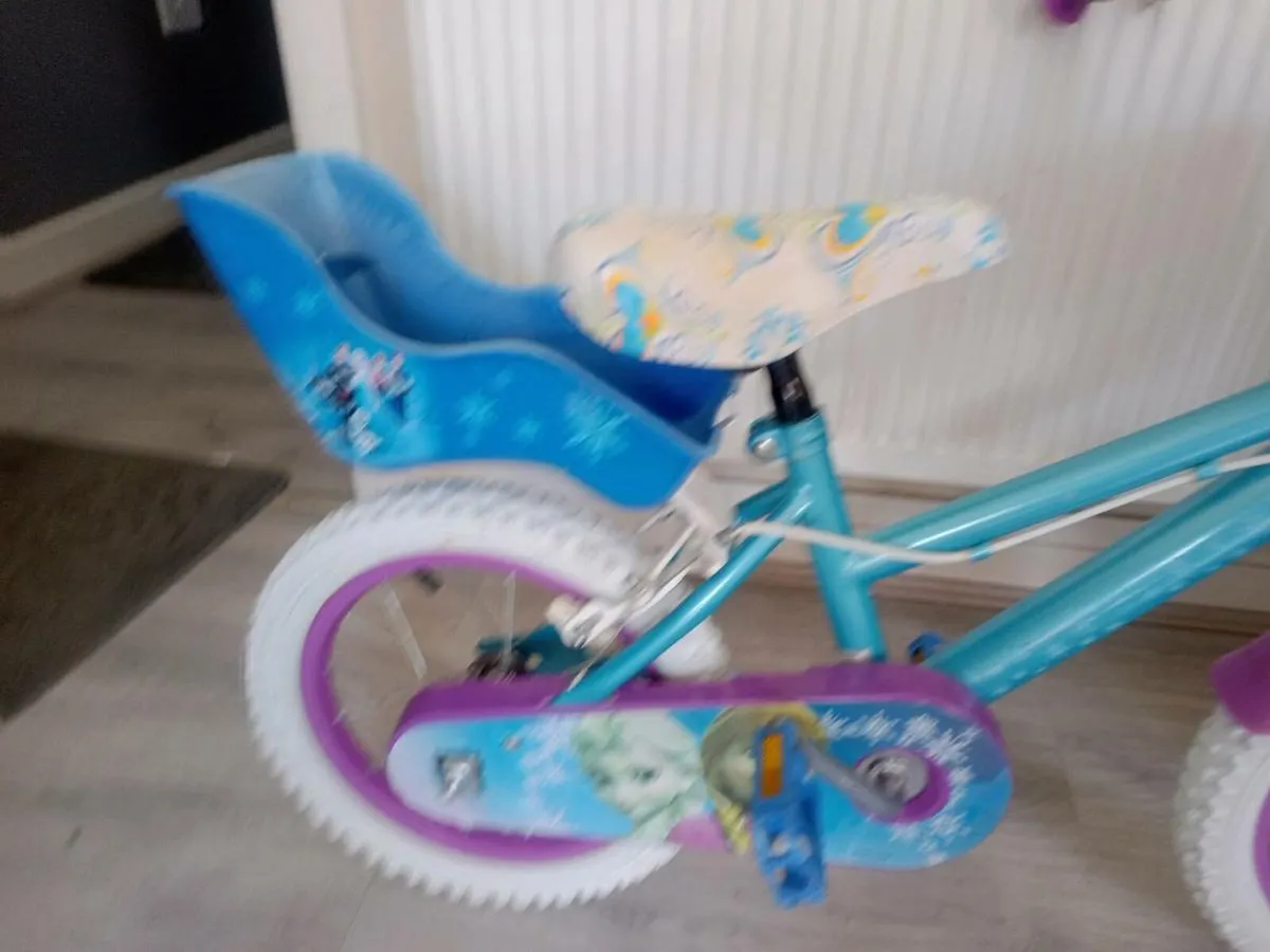 Kids frozen bike size 14 inch wheels. - Image 3