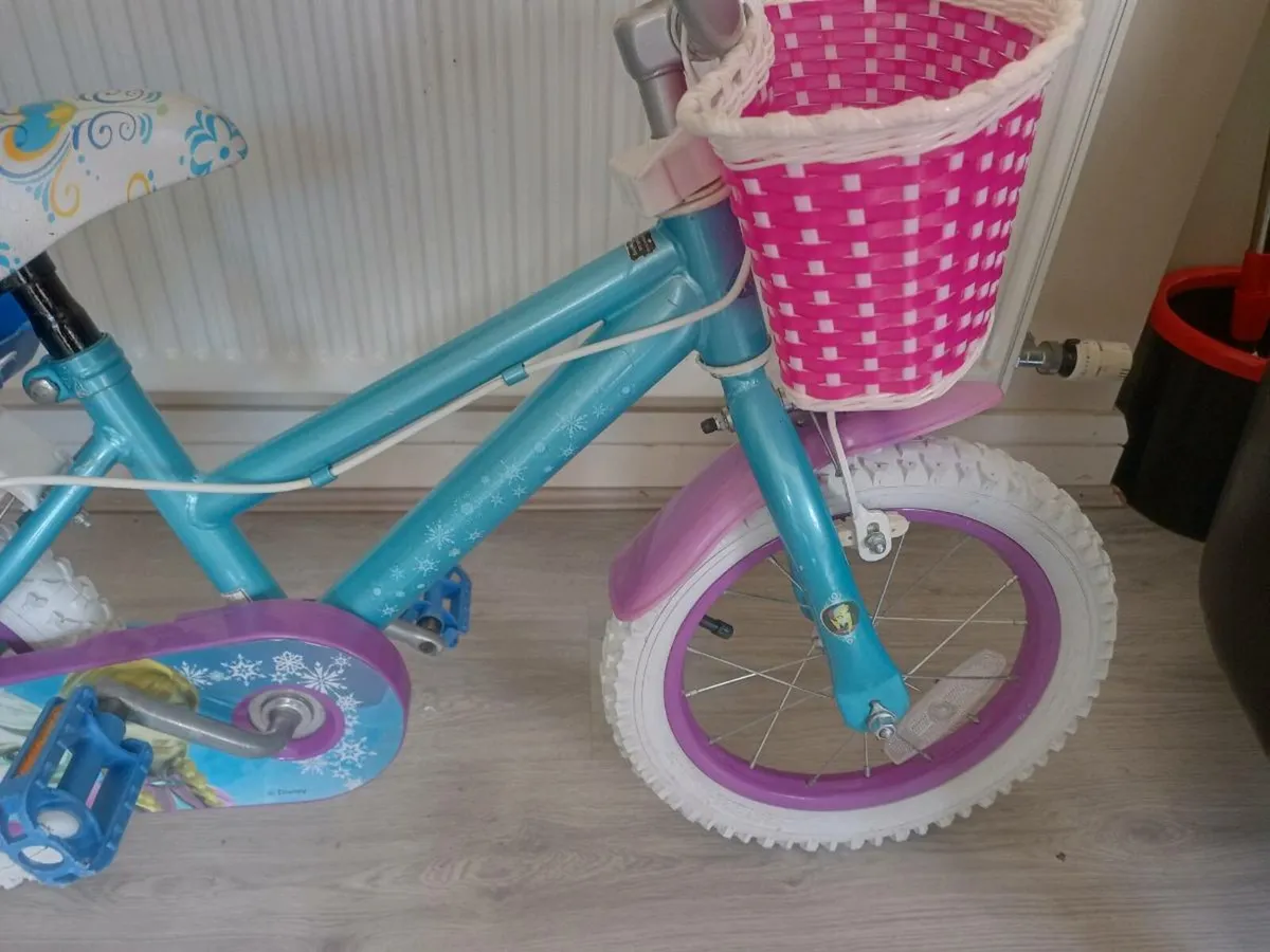 Kids frozen bike size 14 inch wheels. - Image 4