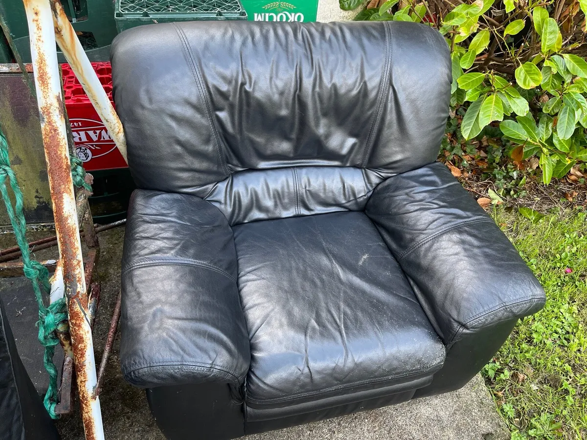 Leather couch and armchair - Image 2