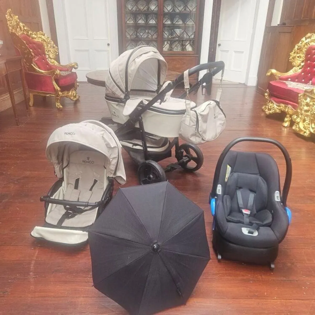 Venicci Italy 3 in 1 pram - Image 1