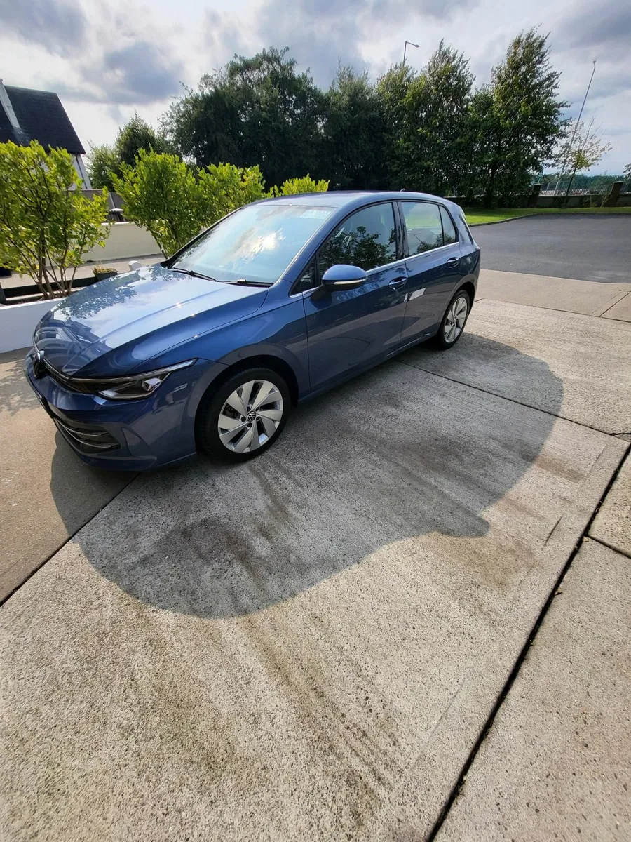 Volkswagen Golf 2024 - Image 4