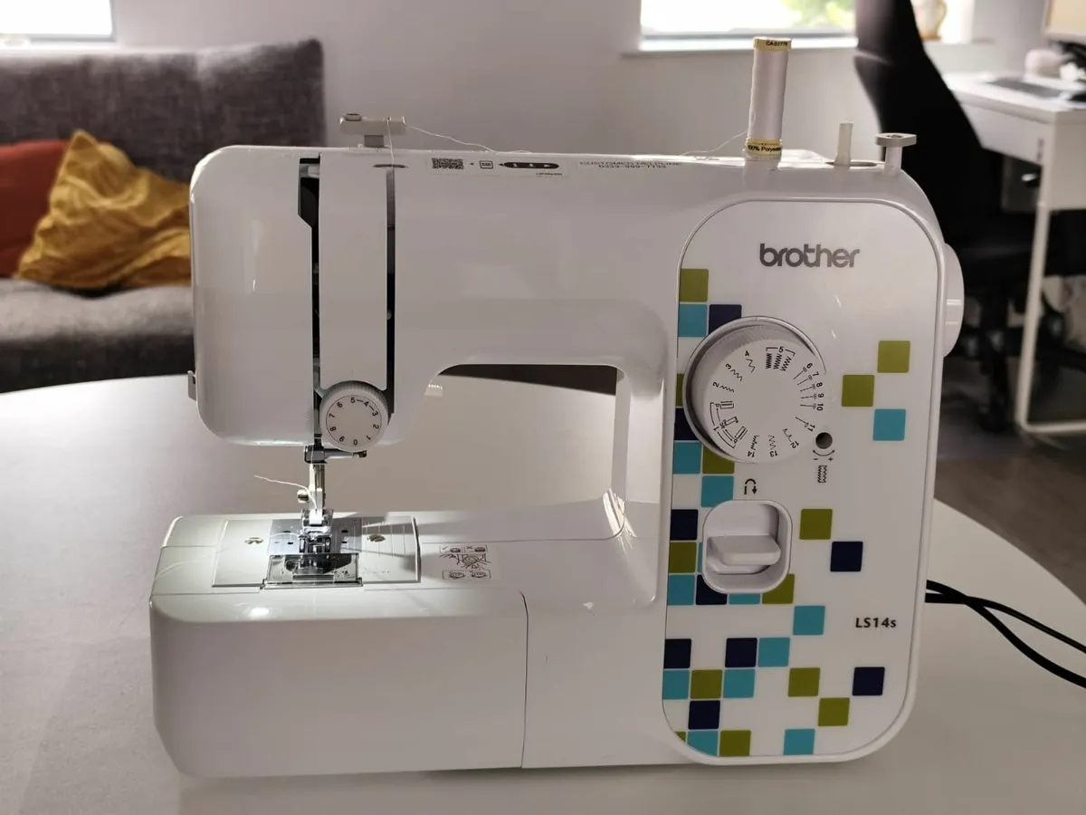 Sewing machine - Image 1
