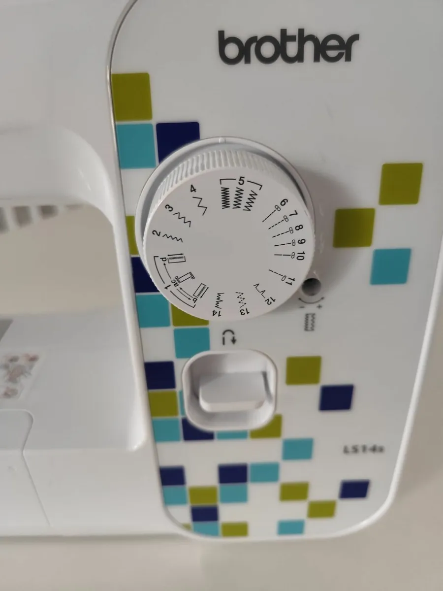 Sewing machine - Image 2