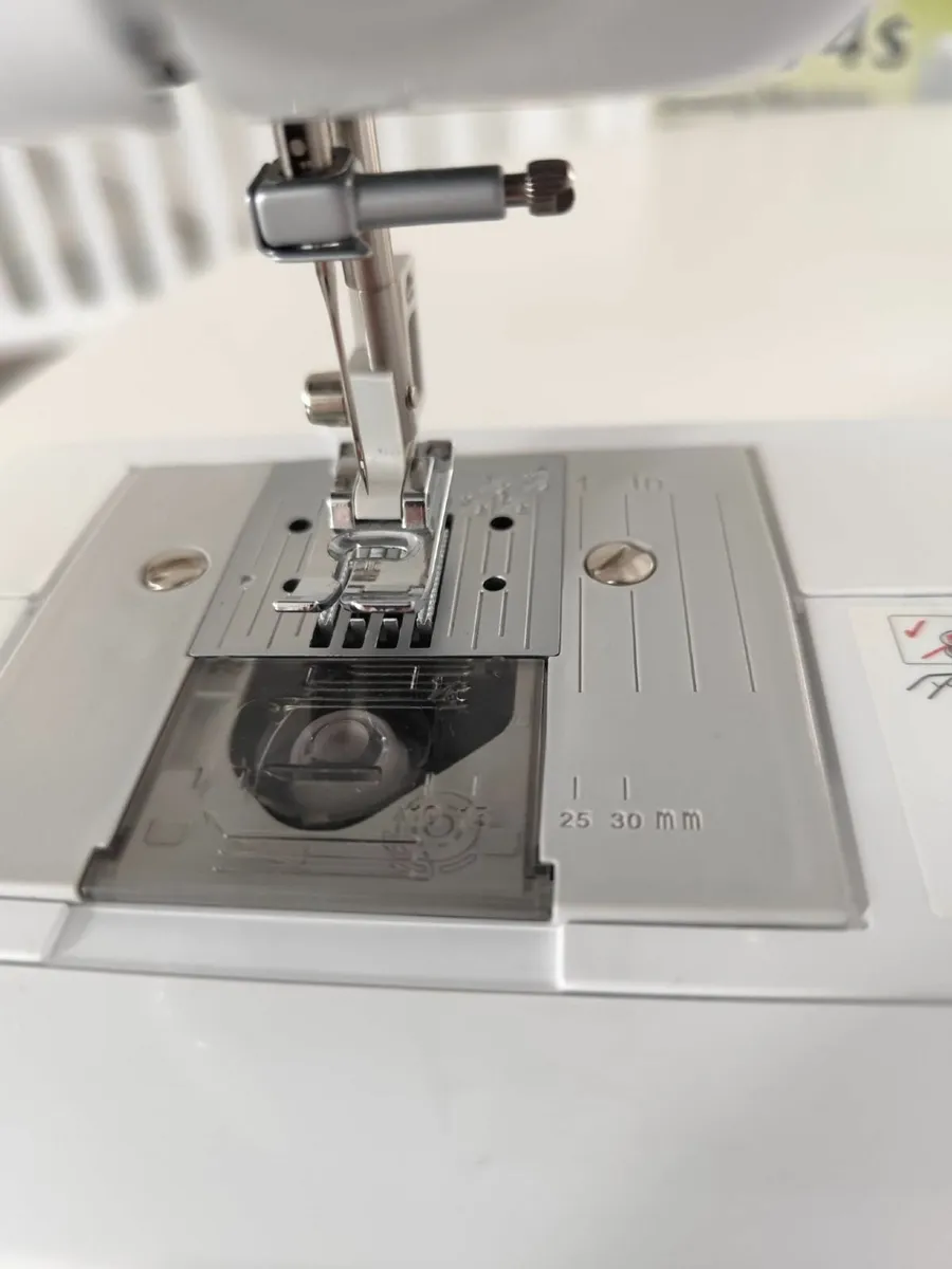 Sewing machine - Image 3