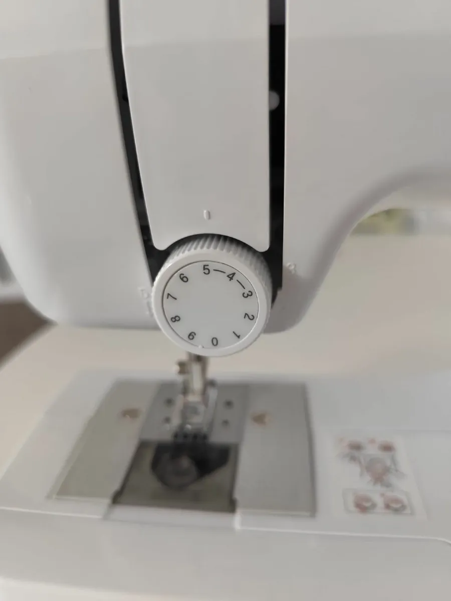Sewing machine - Image 4