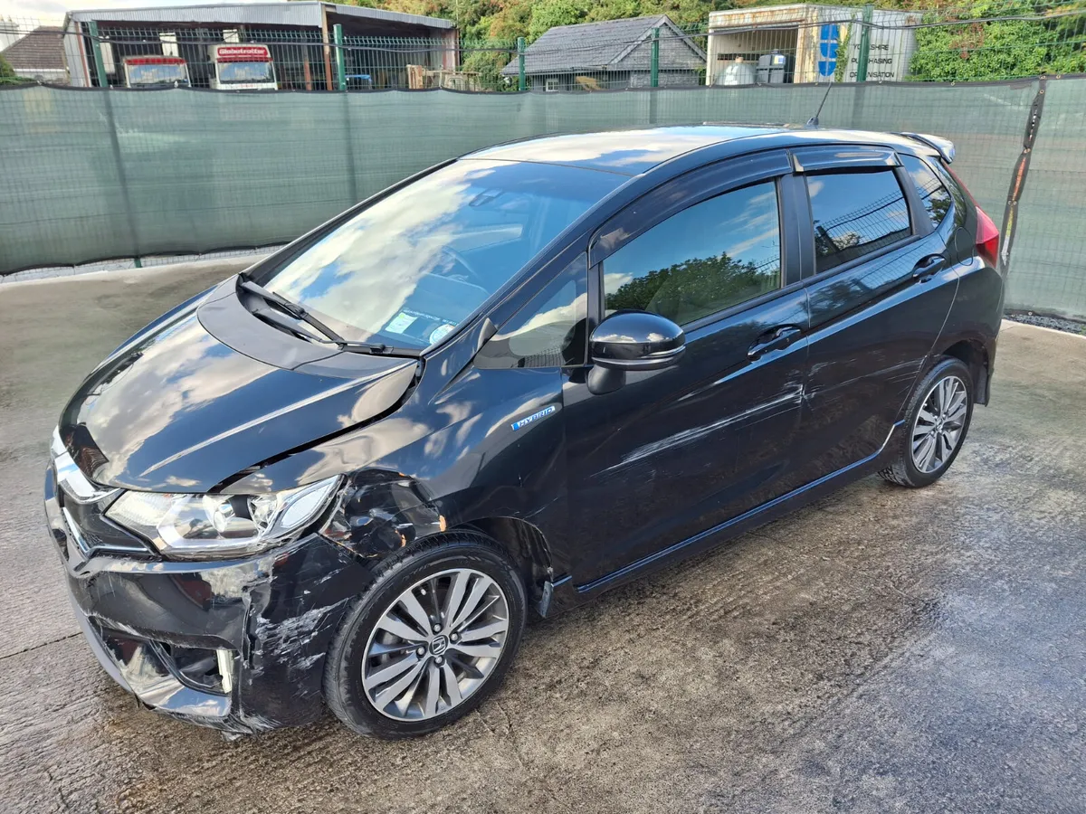 2016 Honda Fit  1.5 Hybrid  Automatic - Image 2