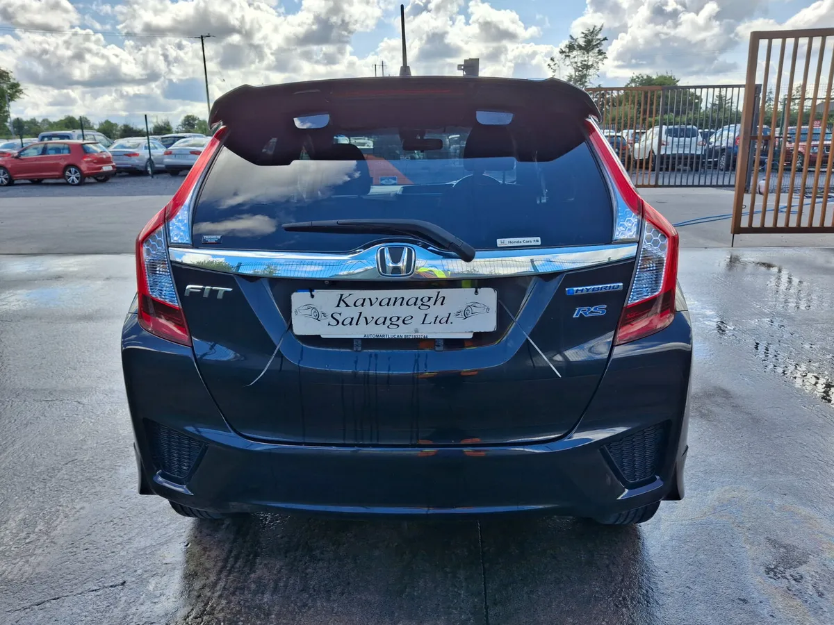 2016 Honda Fit  1.5 Hybrid  Automatic - Image 4