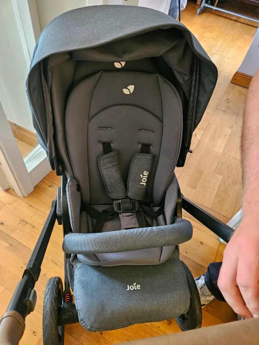 Joie chrome delux 3 in1 Buggy - Image 3