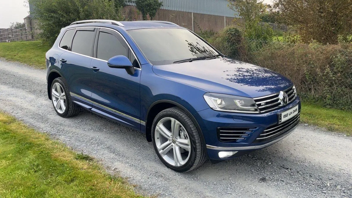 152 VW Touareg R-Line Crewcab - Image 1