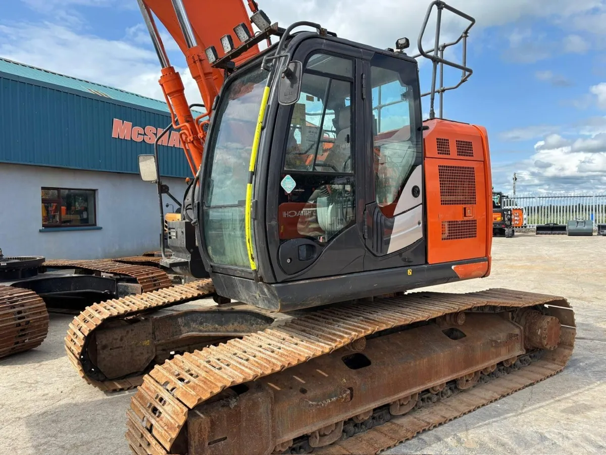 Hitachi ZX225USLC-6 - Image 2