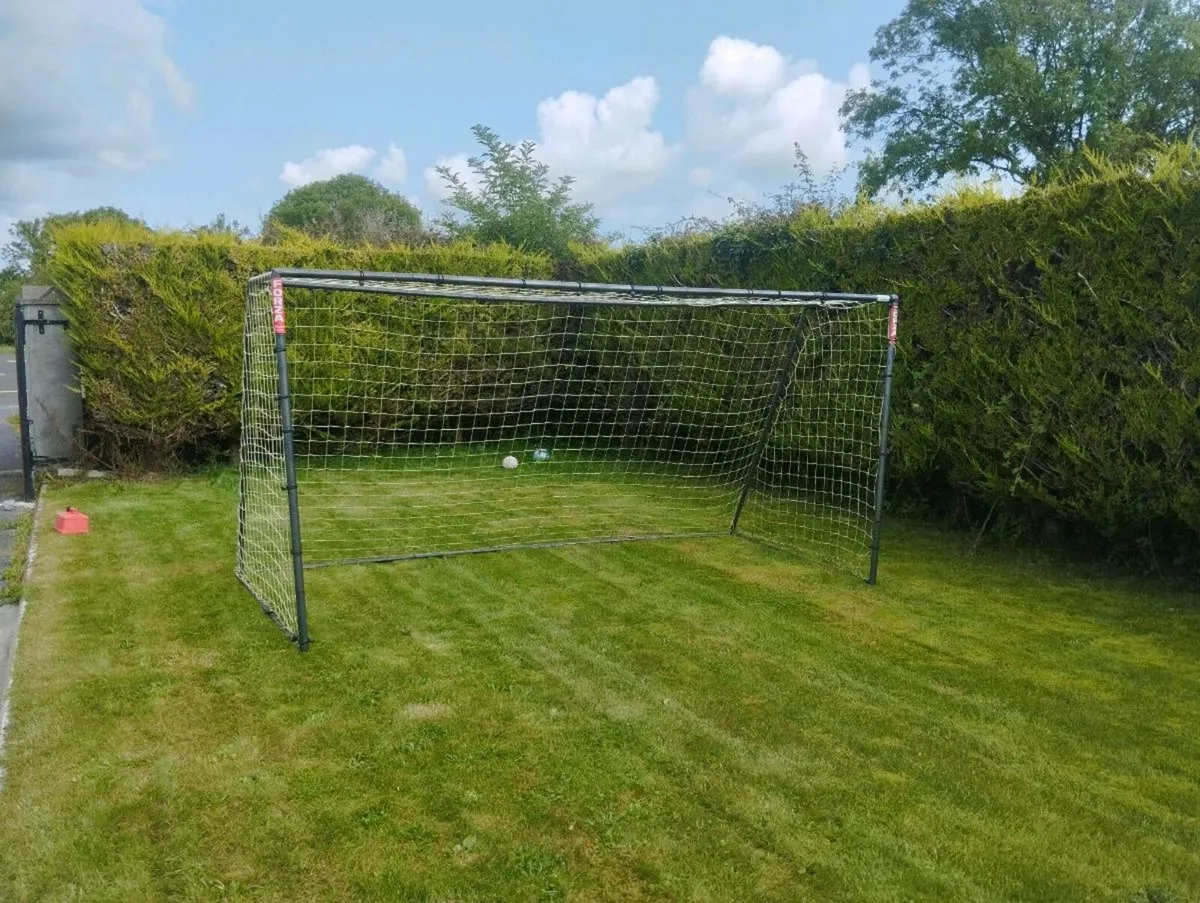 13ft x 6ft Soccer metal netted goals - Image 3