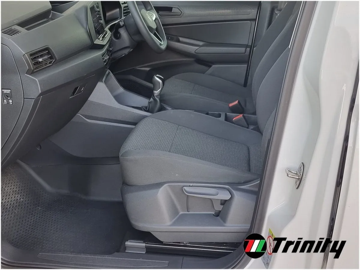Volkswagen Caddy Caddy Cargo BUS TDI 102BHP M6F - Image 4