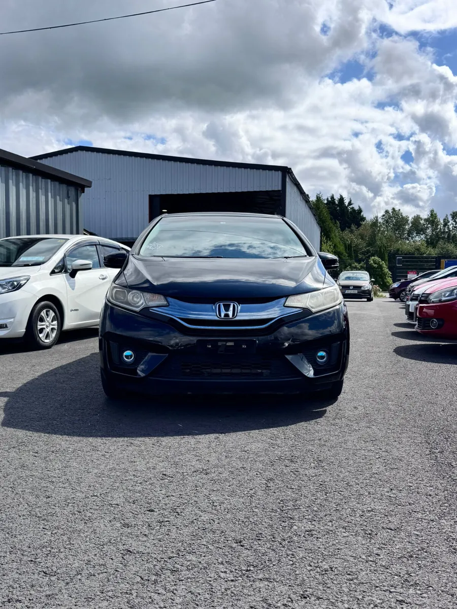 Honda Fit 2014 hybrid - Image 2