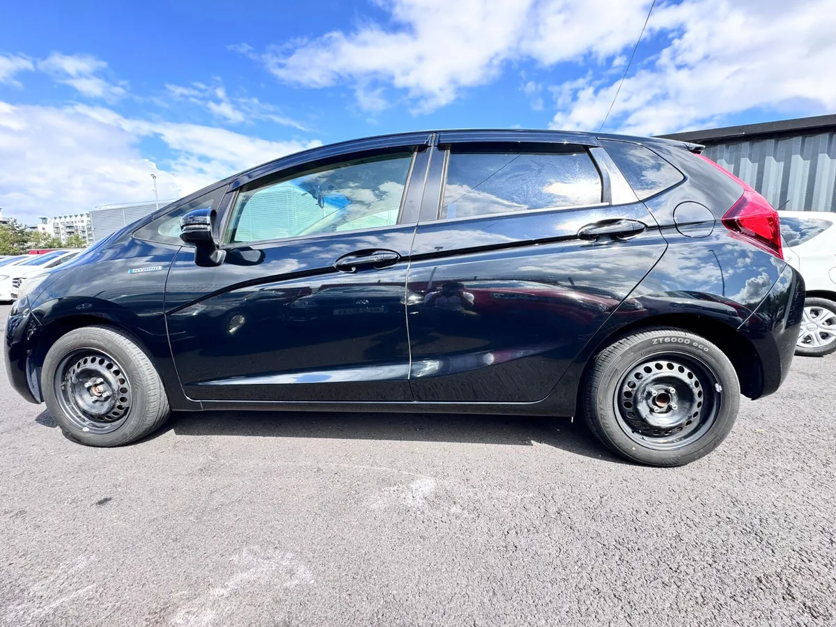 Honda Fit 2014 hybrid - Image 8