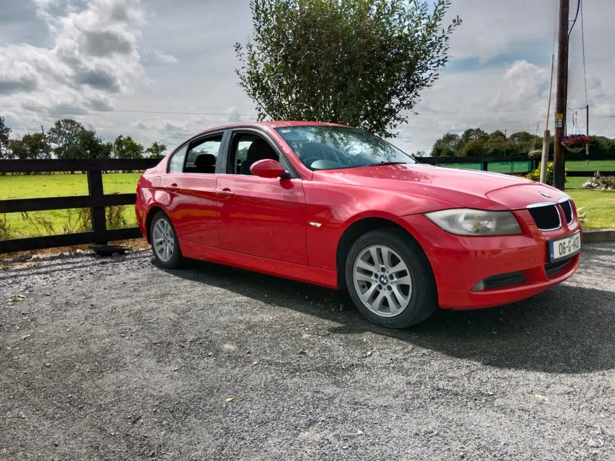 2006 BMW 318i - Image 2