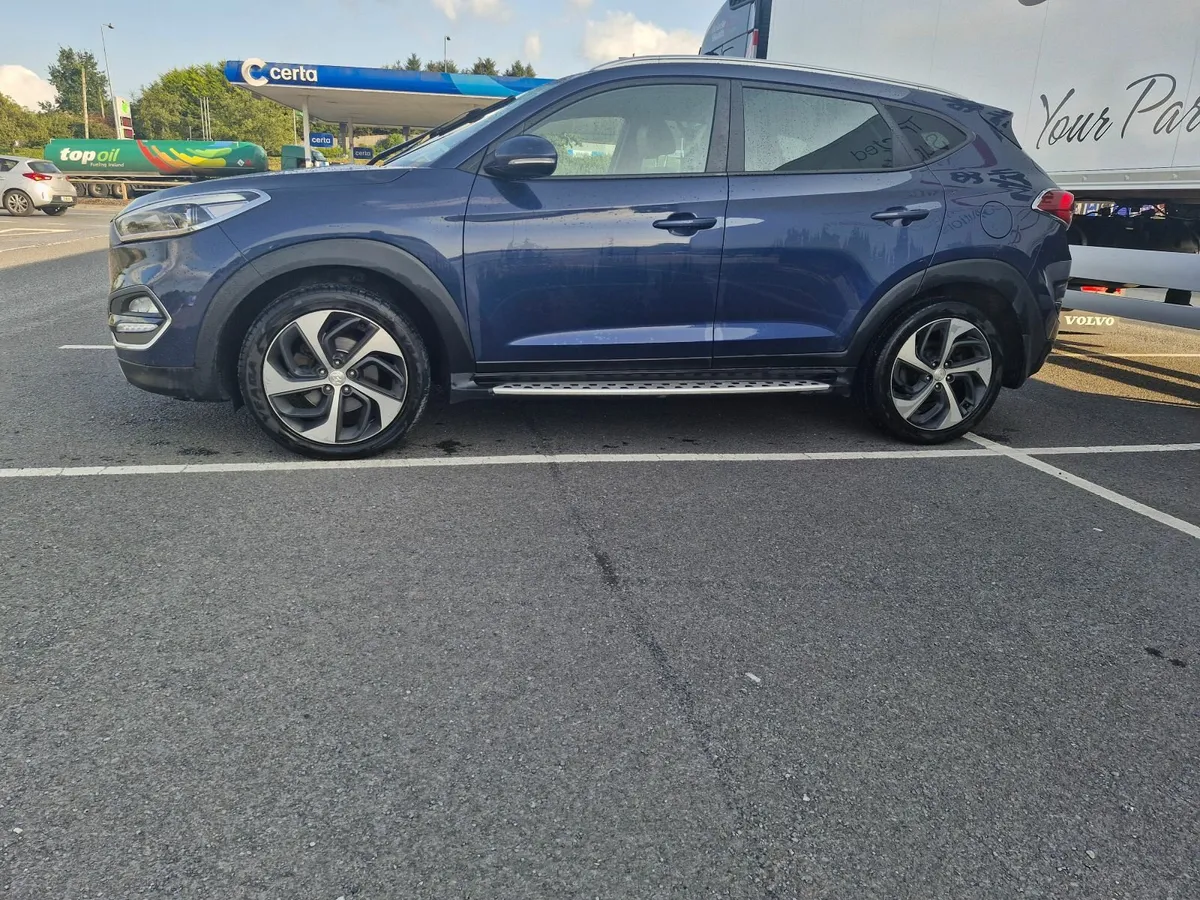 HYUNDAI TUCSON EXECUTIVE  -2018- LEATHER SEATS - Image 4