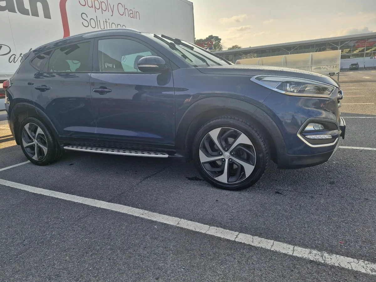 HYUNDAI TUCSON EXECUTIVE  -2018- LEATHER SEATS - Image 2