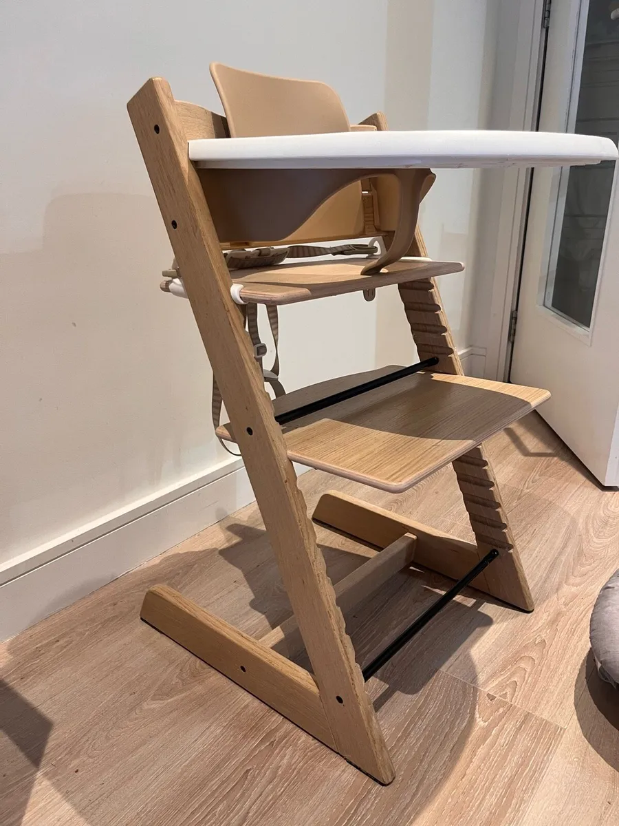 Stokke high chair with newborn insert - Image 4