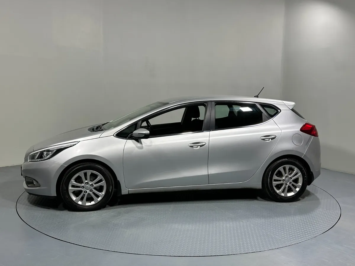 Kia Ceed 1.6 EX 141 (2014) - Image 4