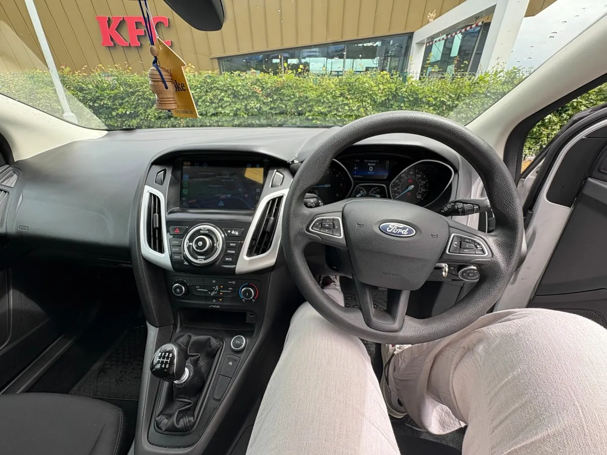 Ford Focus 2015 - Image 2