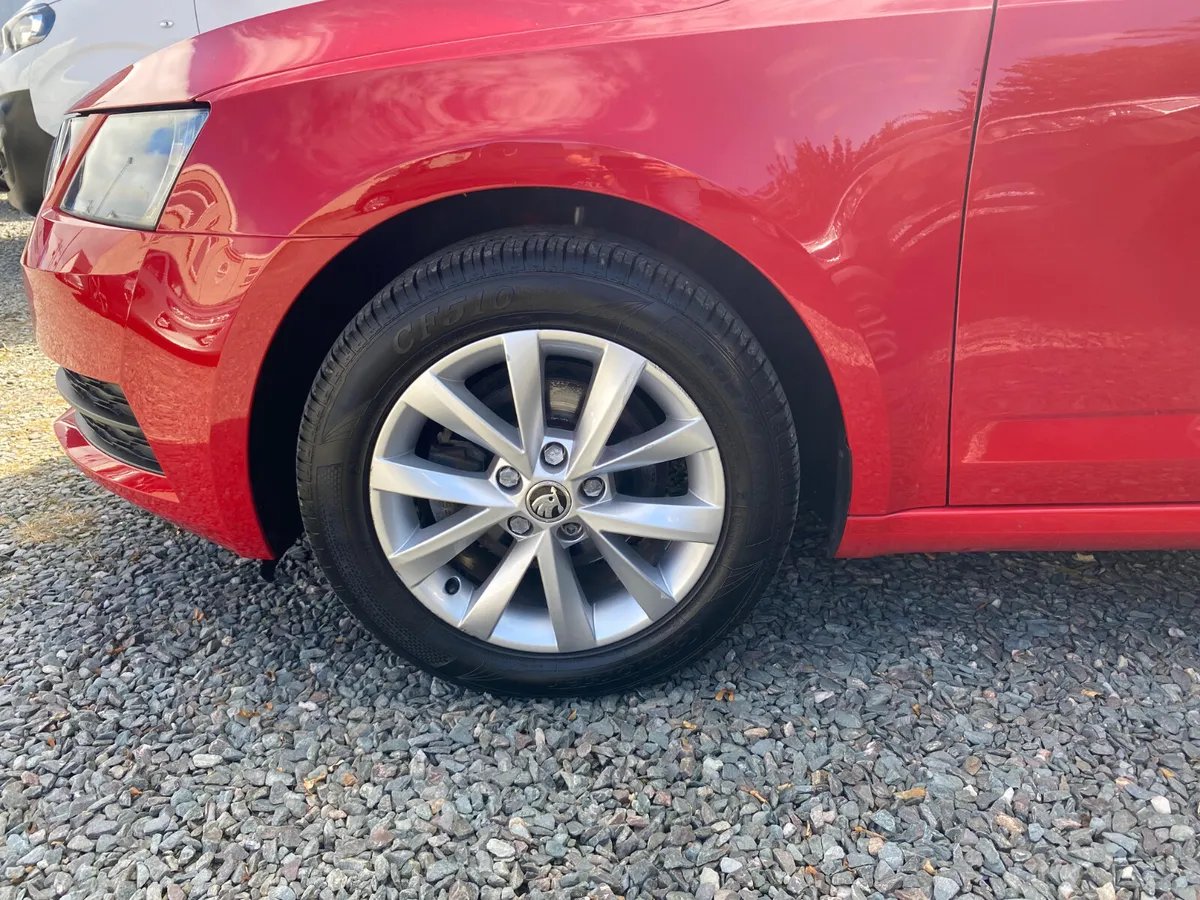 Oct 2017 Skoda Octavia 1.6 TDi S 115 - Image 4