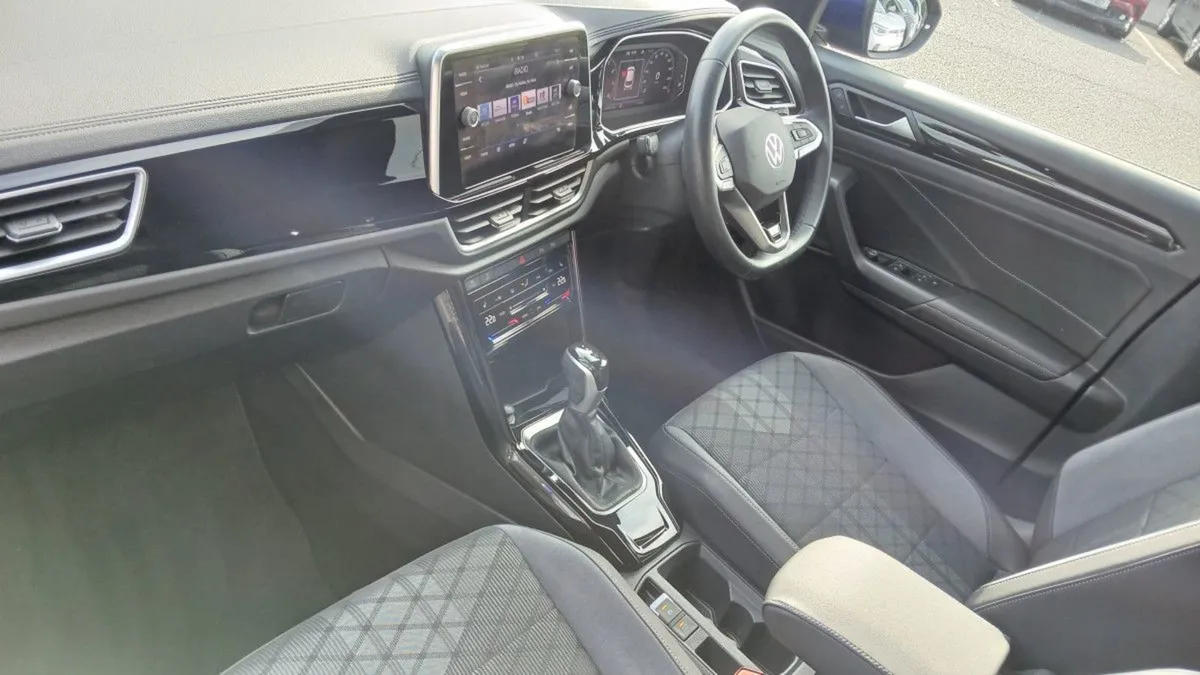 Volkswagen T-Roc R-line 1.5 TSI 150HP  automatic - Image 3