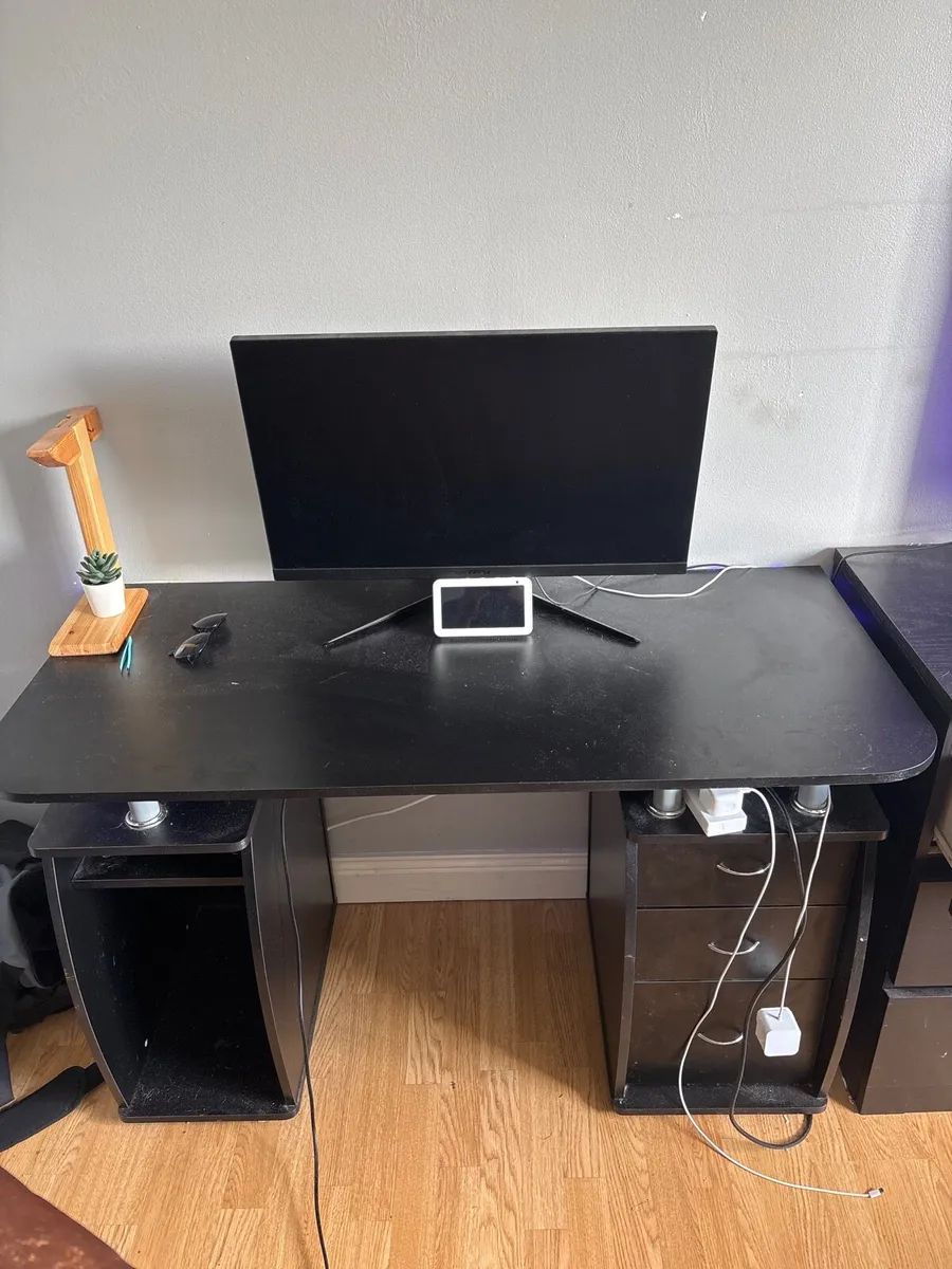 Desk - Image 2