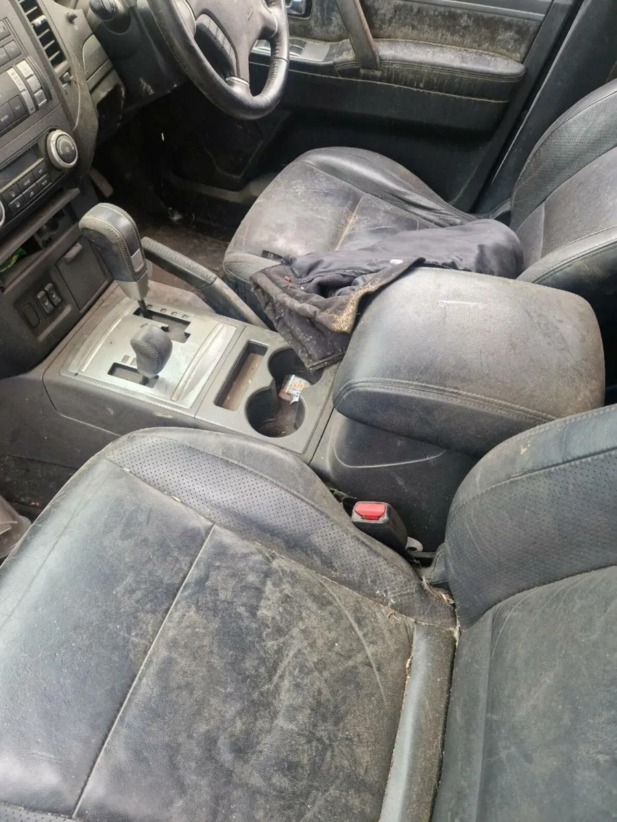 Mitsubishi pajero - Image 4