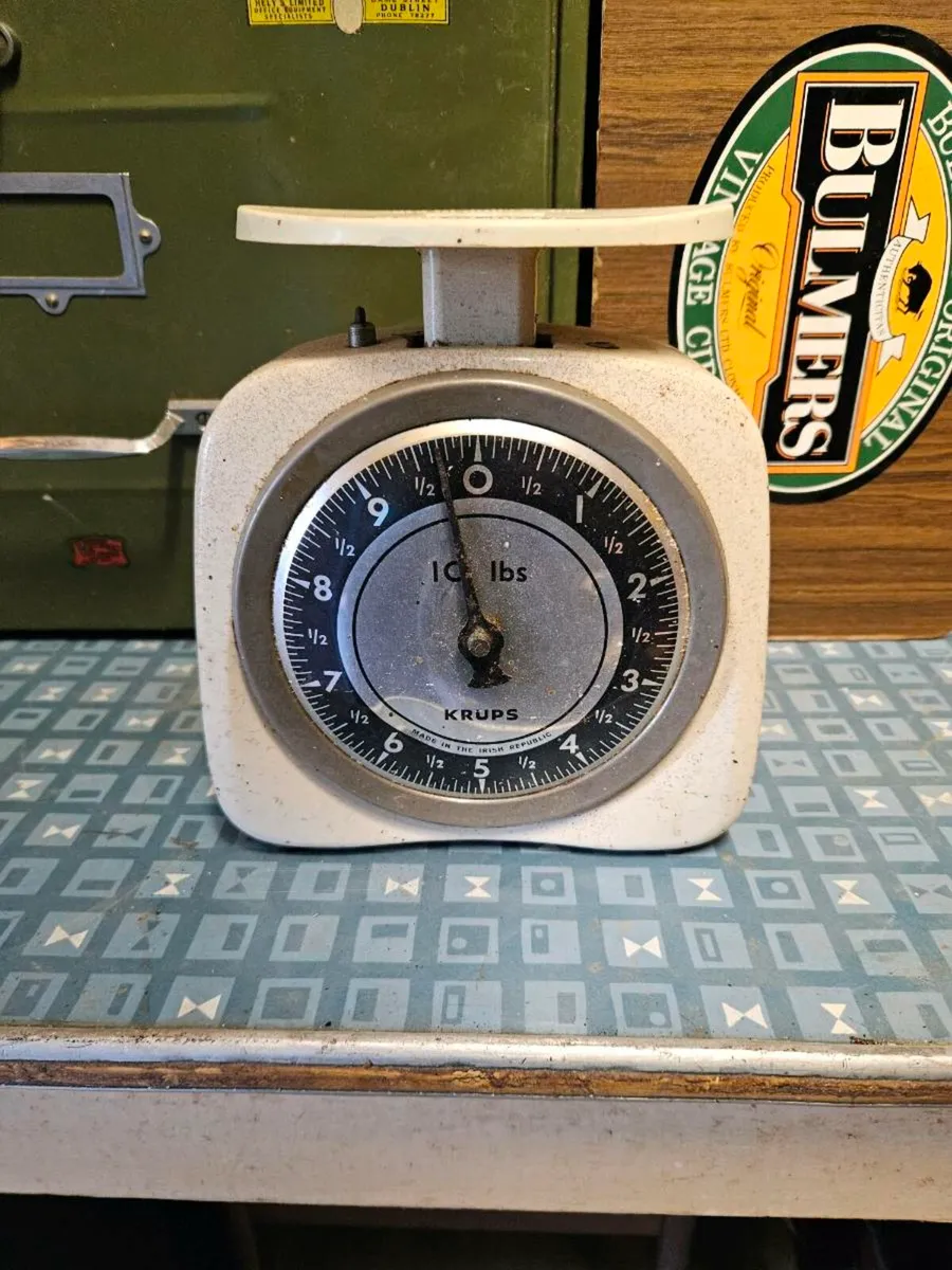 Vintage Weighing Scales - Image 2