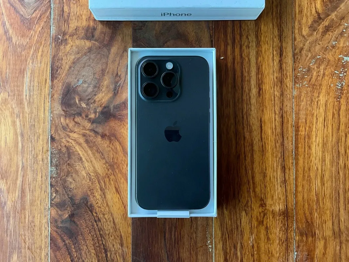 APPLE IPHONE 15 PRO BLACK TITANIUM 256GB - Image 2
