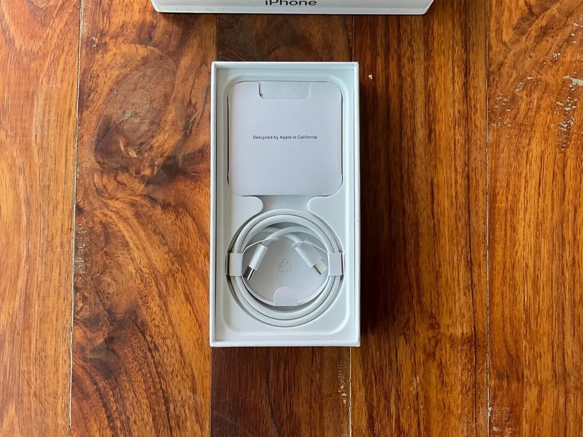 APPLE IPHONE 15 PRO BLACK TITANIUM 256GB - Image 3