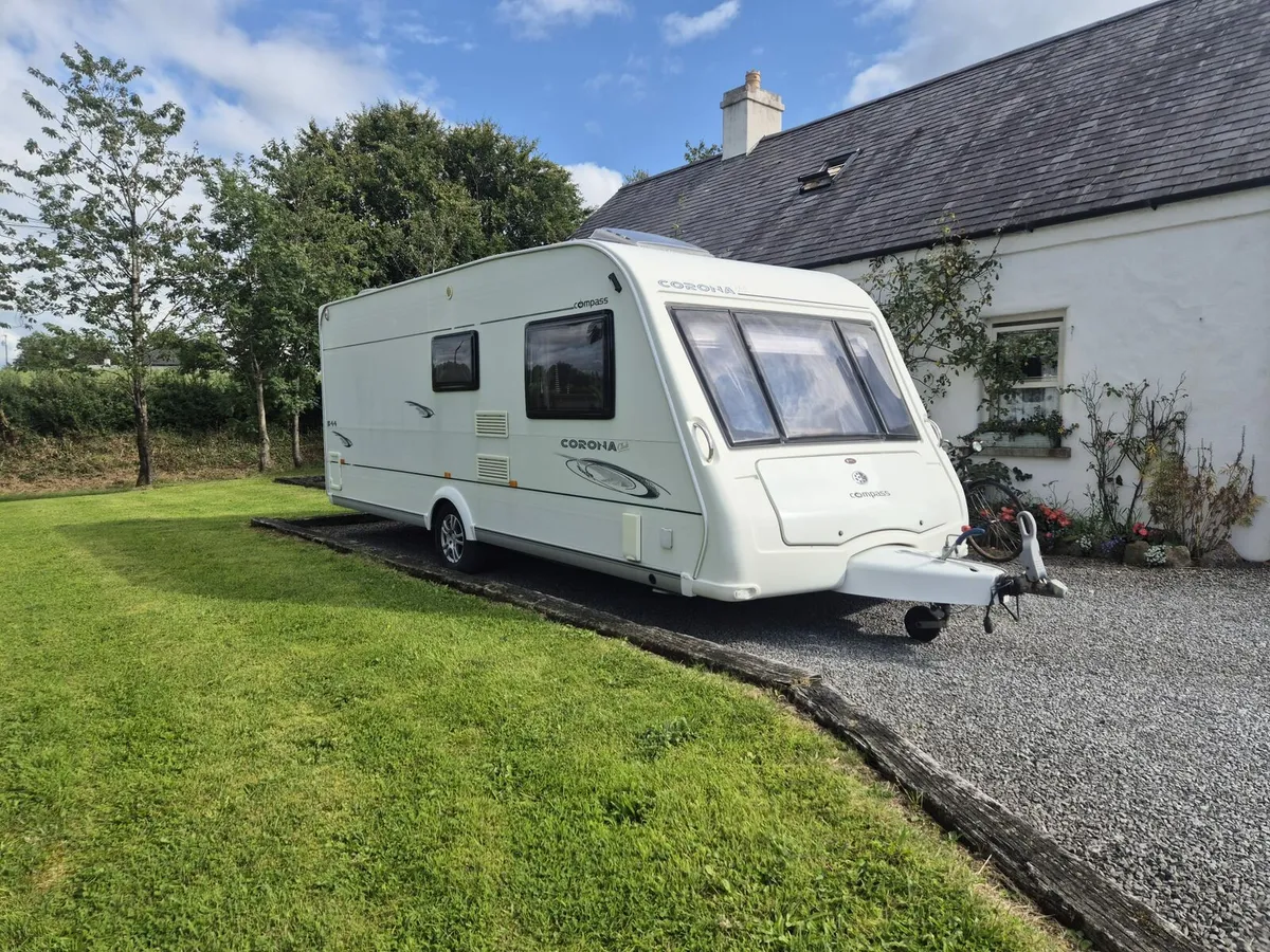Compass corona fixed bed 4 berth - Image 4