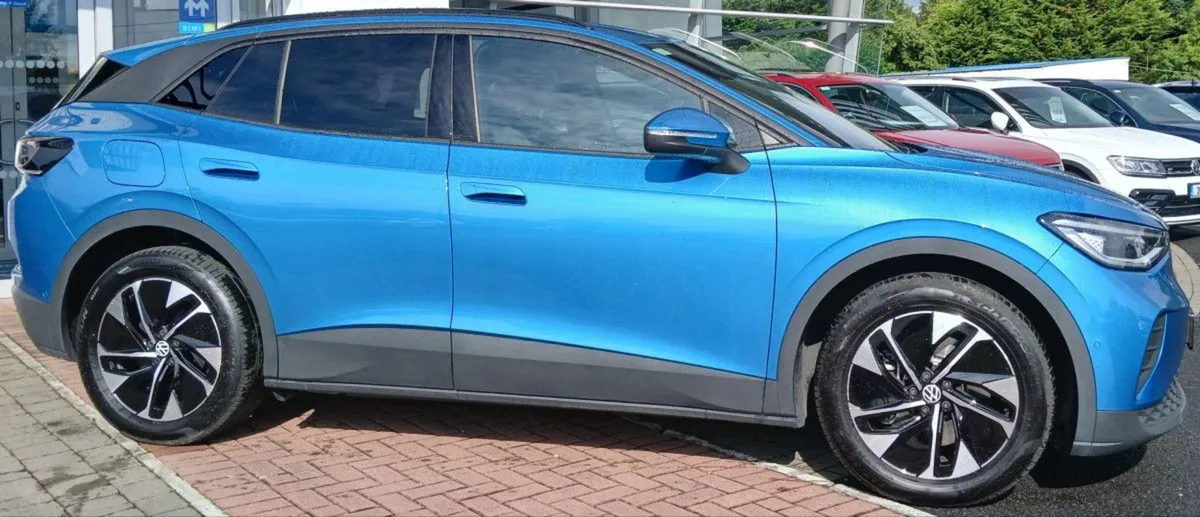 Volkswagen ID.4 PRO Plus 77kwh 286HP  park Assist - Image 2