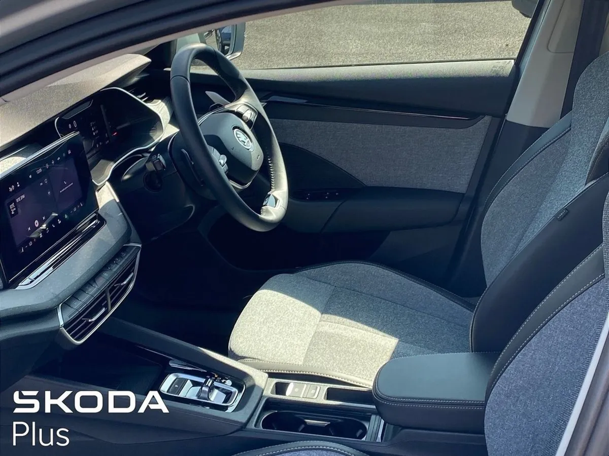 Skoda Octavia Combi Selection  2.0tdi 150HP DSG - Image 4