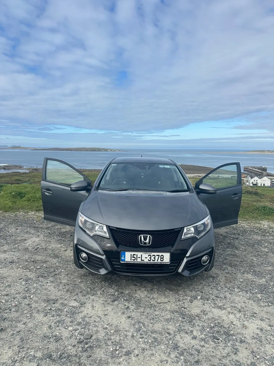 Honda Civic 2015 - Image 1