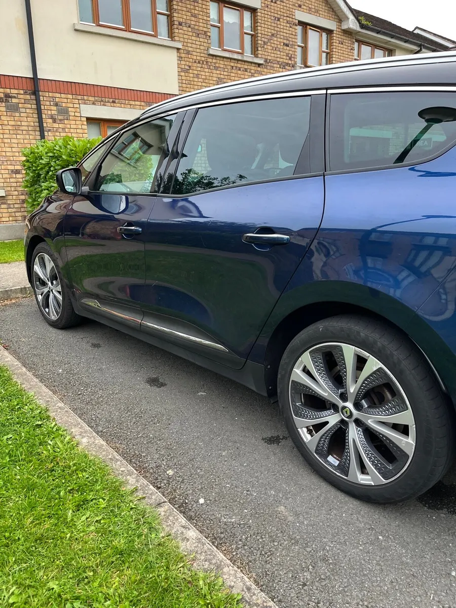 Renault  Grand Scenic - Image 4
