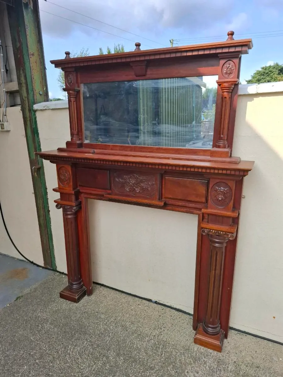Fireplace with mirror mantle - Image 1
