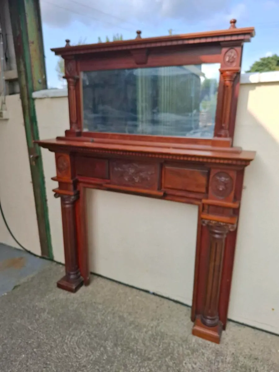 Fireplace with mirror mantle - Image 2
