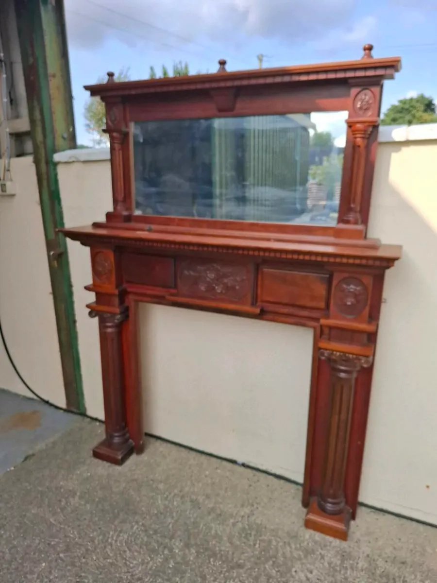 Fireplace with mirror mantle - Image 3