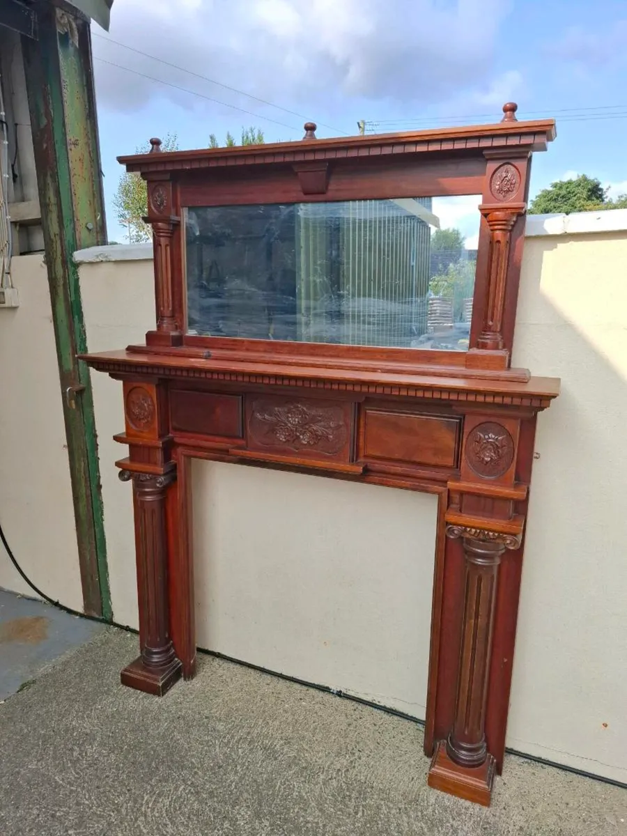 Fireplace with mirror mantle - Image 4