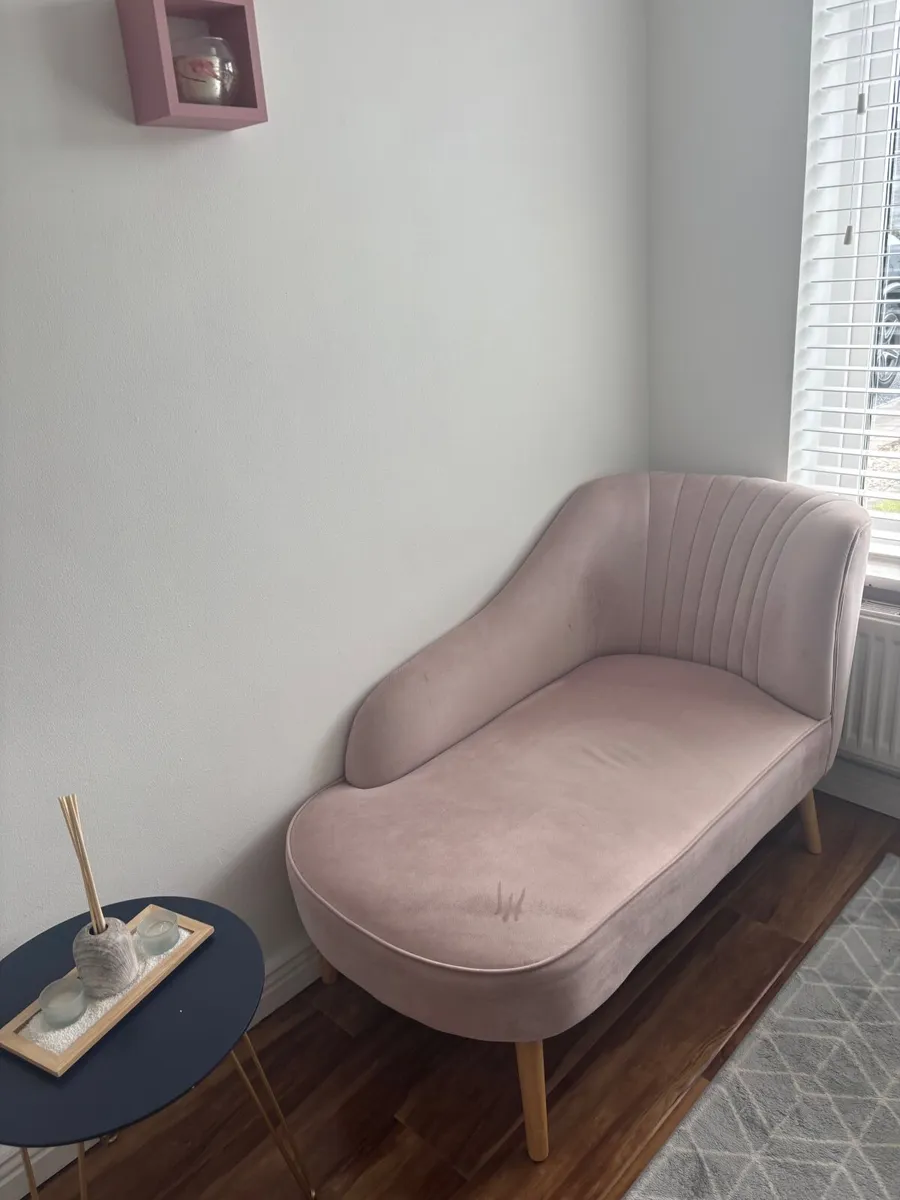 Small Chaise lounge