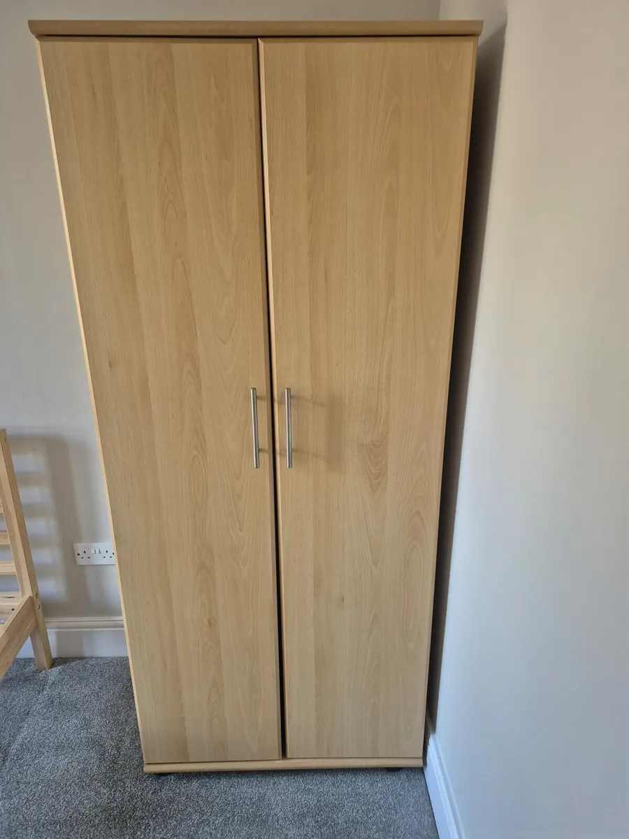 Bedroom suite - Image 1