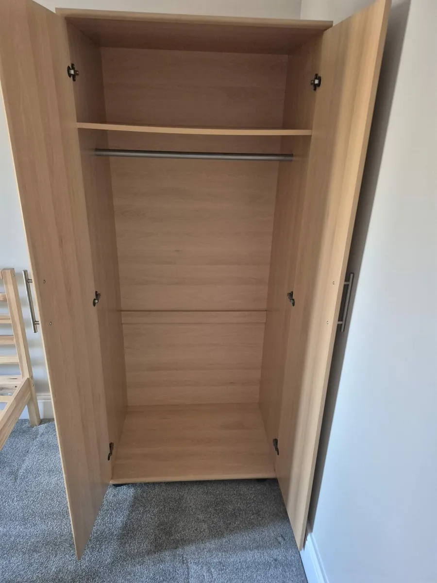 Bedroom suite - Image 2