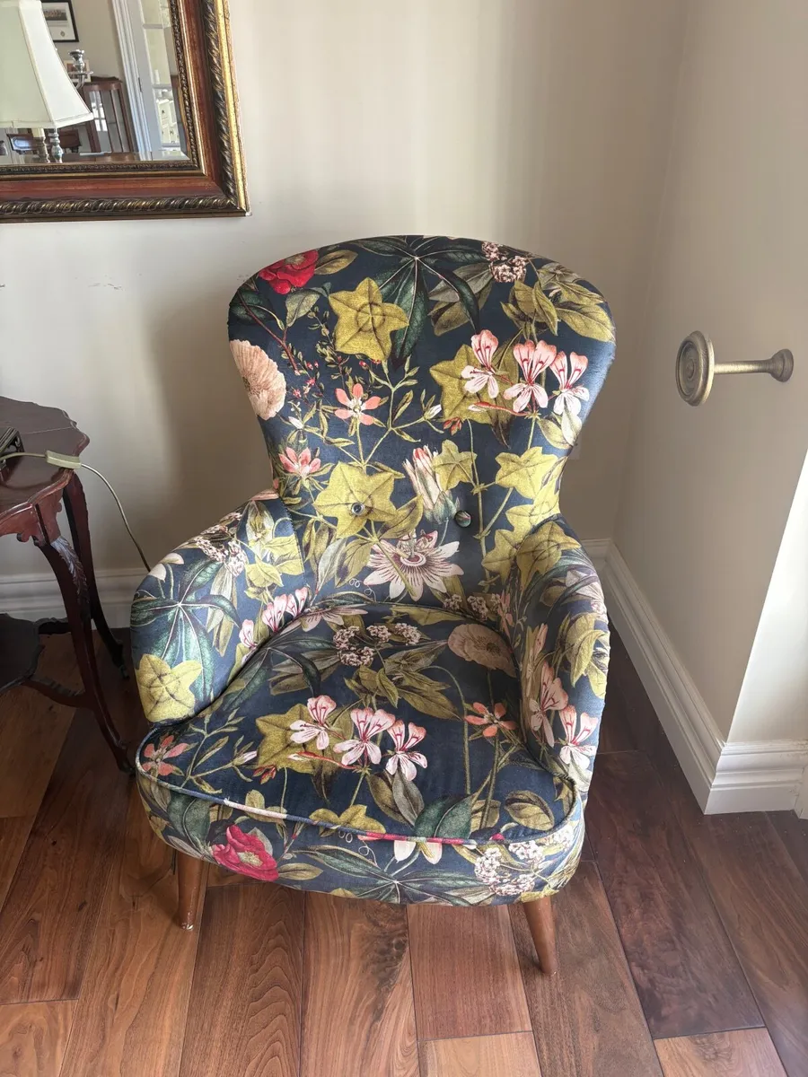 Designer chairs - Image 1