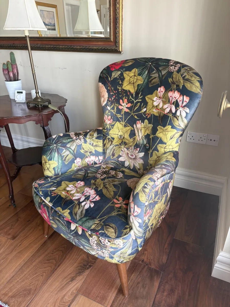 Designer chairs - Image 2