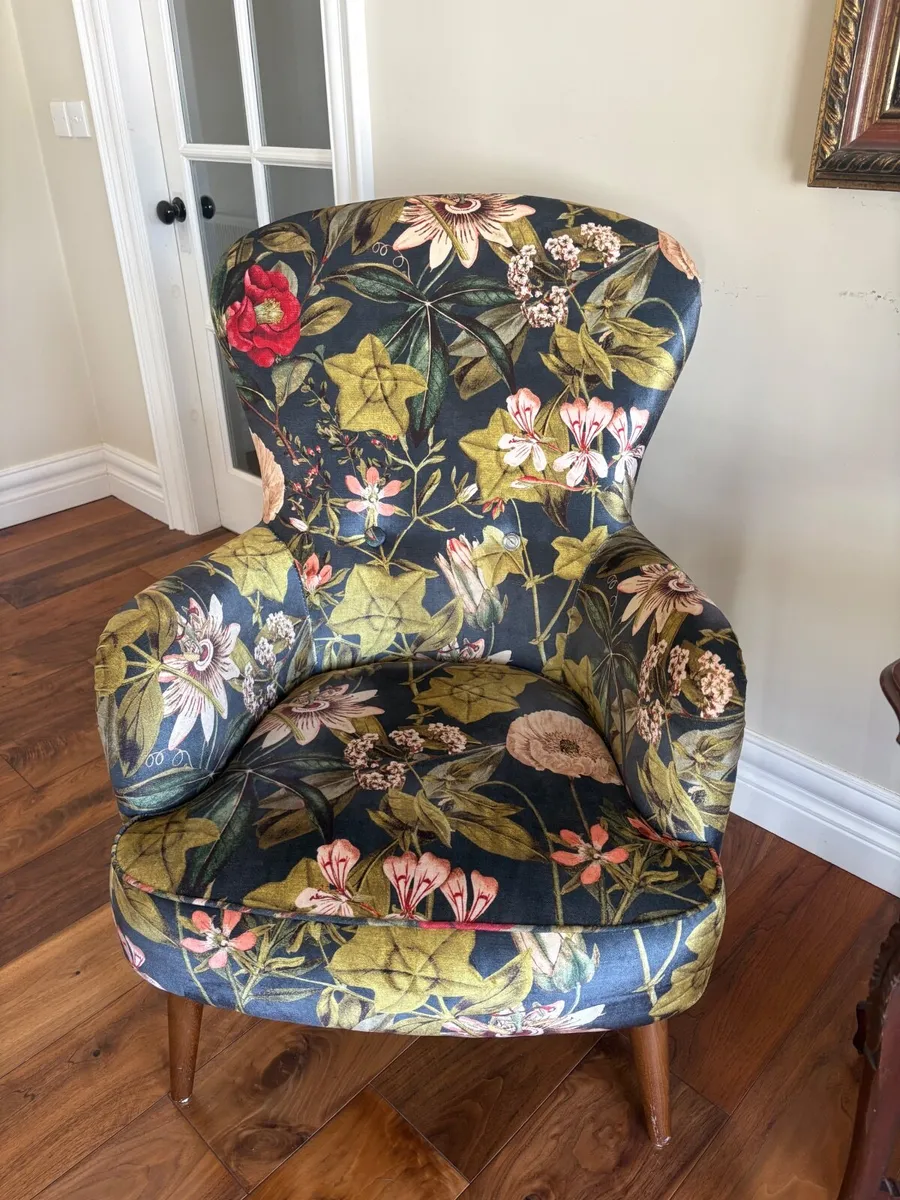 Designer chairs - Image 4