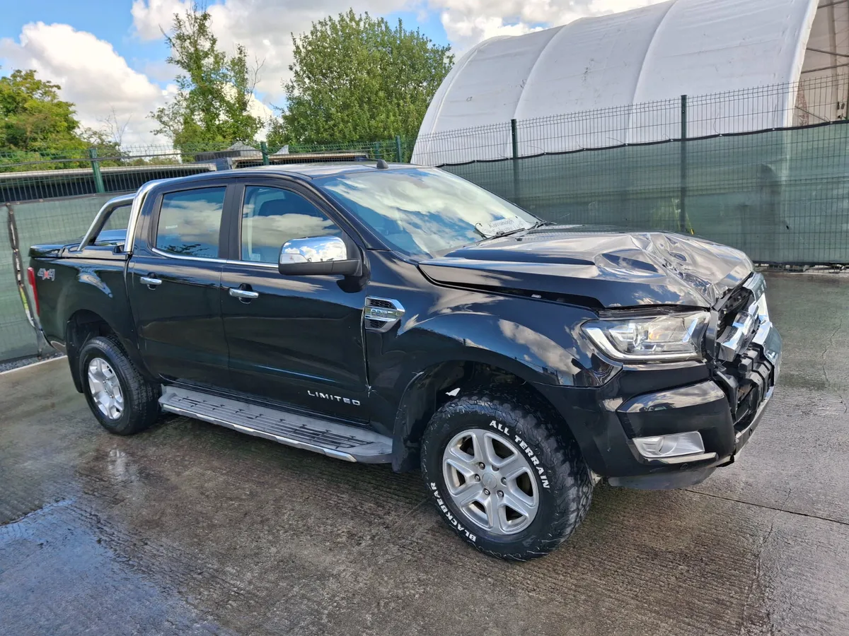 172 Ford Ranger Limited Edition  2.2 Diesel - Image 2