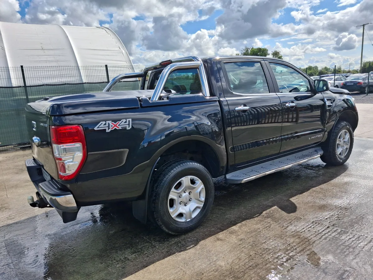 172 Ford Ranger Limited Edition  2.2 Diesel - Image 3