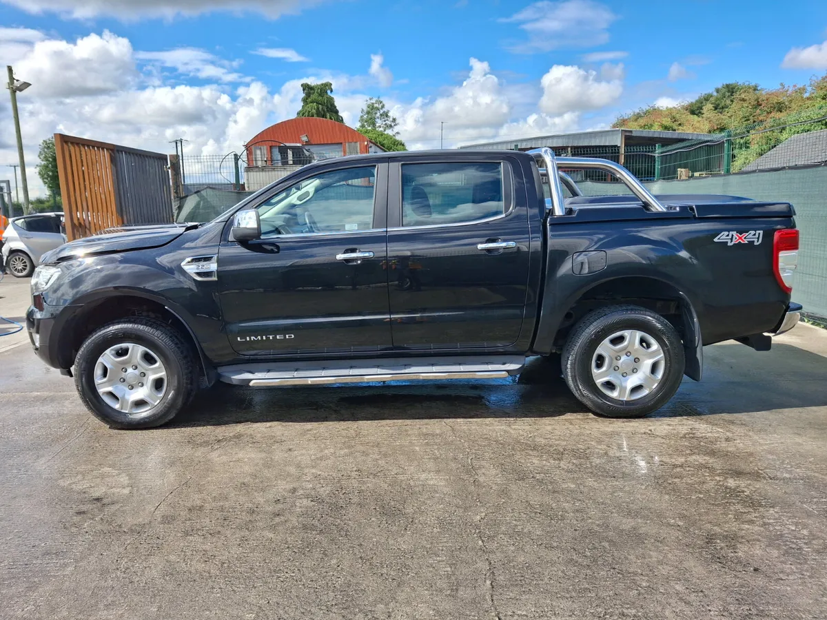 172 Ford Ranger Limited Edition  2.2 Diesel - Image 4