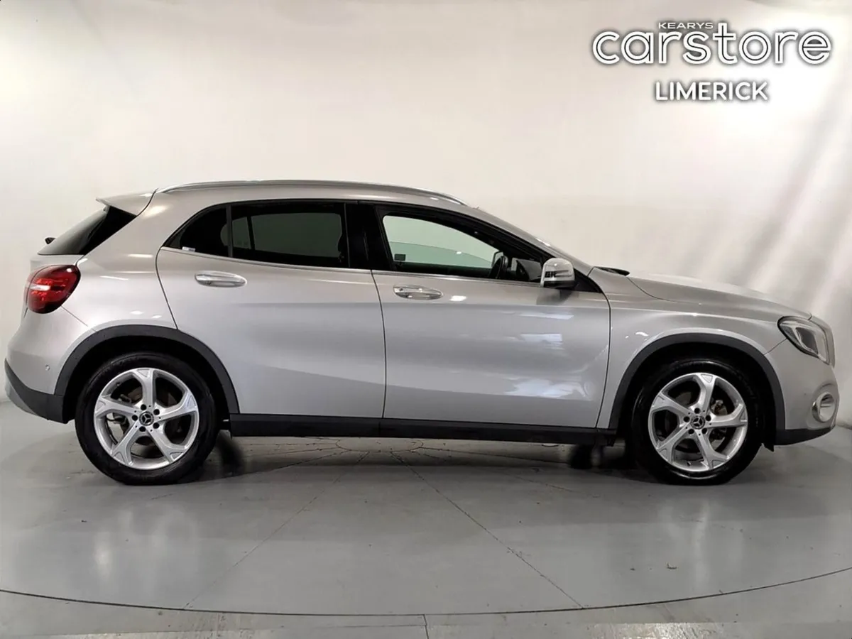 Mercedes-Benz GLA 180 Auto 1.6 PET - Image 2